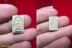 龙婆培2510年——一喷小模崇迪佛牌